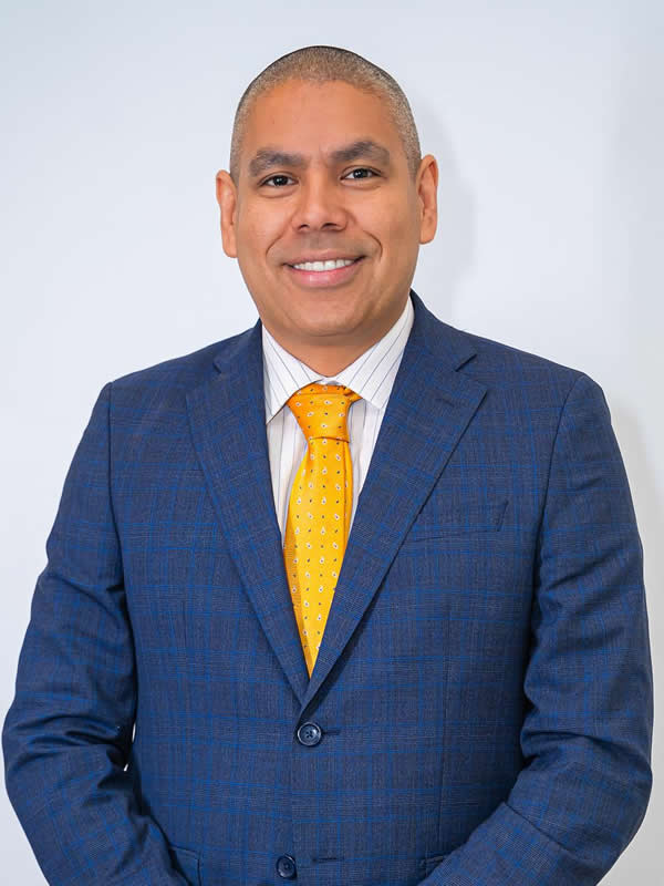 Cesar Rivera 800x600